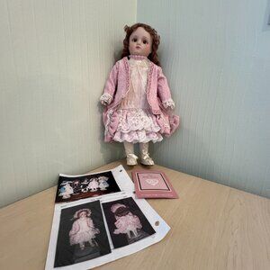 Franklin Mint Heirloom Collection “The Bébé Steiner” collector doll